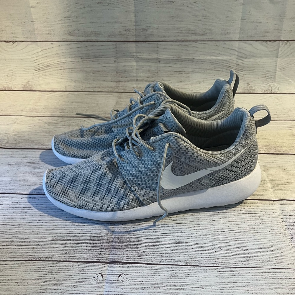 NIKE ROSHE ONE - EUC